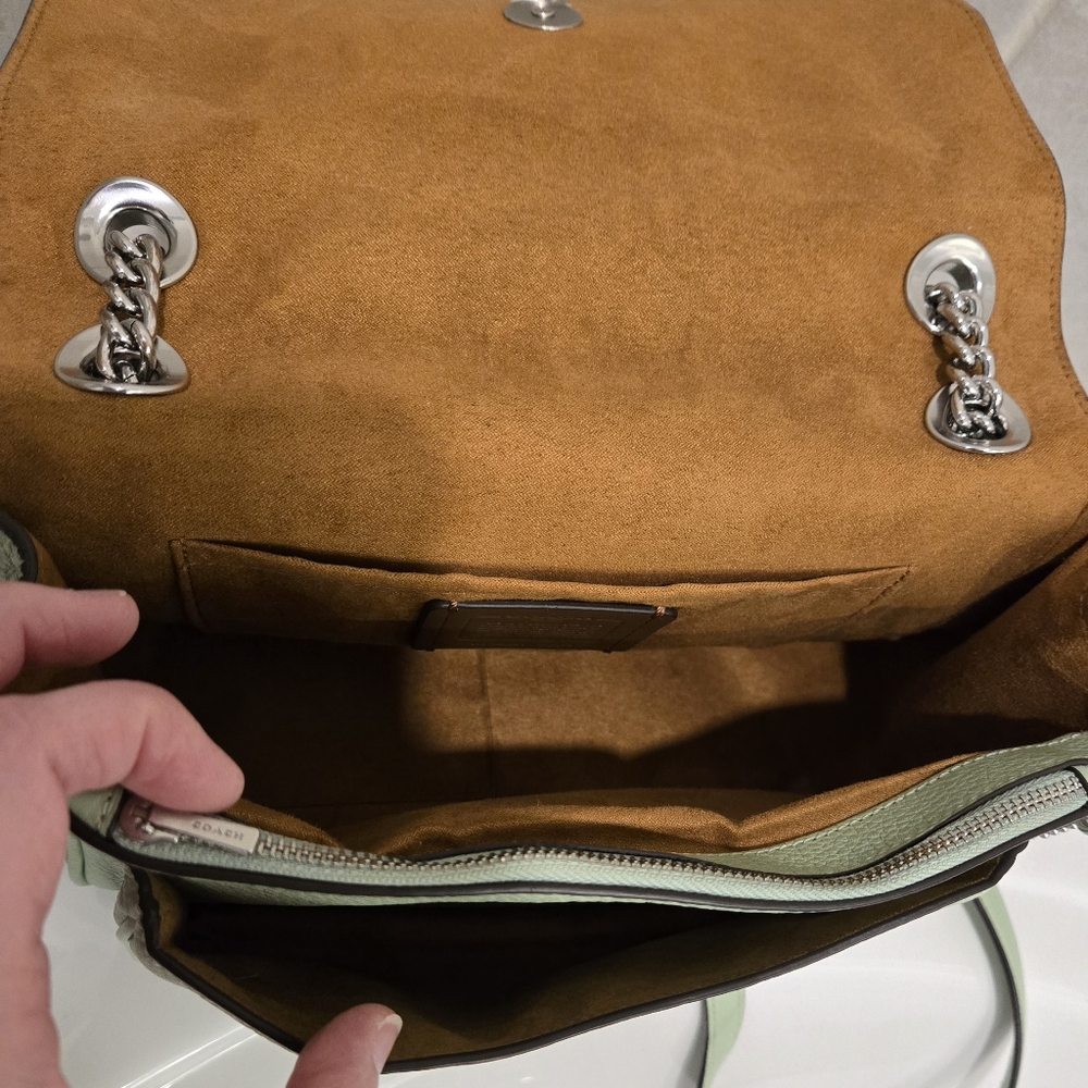 Coach 2023 Klare Chain Crossbody 25 Pistachio Leather Bag - Picture 7 of 16